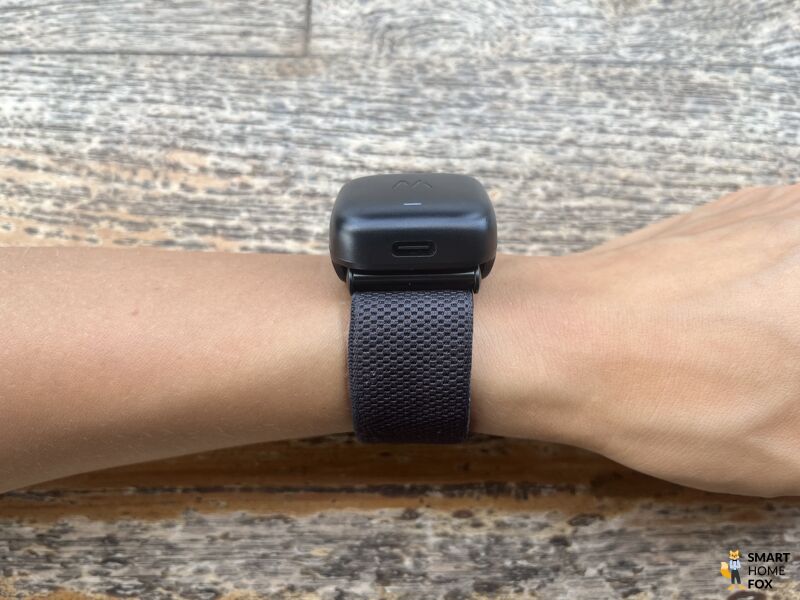 Whoop Akkupack am Handgelenk seitlich